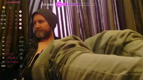 Snapshot of mayhemnz chatting on December 5, 2024, 8:44 pm MayhemNZ online show from December 5, 2024, 8:44 pm