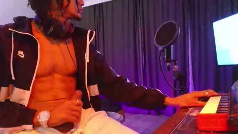 Snapshot of maykol_brown chatting on January 13, 2026, 1:44 am MAYKOL BROWN online show from January 13, 2026, 1:44 am