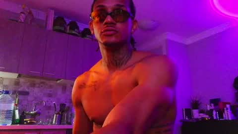 Snapshot of maykol_brown chatting on April 15, 2026, 7:43 pm MAYKOL BROWN online show from April 15, 2026, 7:43 pm