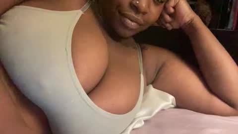 mayluvsu online show from May 10, 2026, 4:50 am