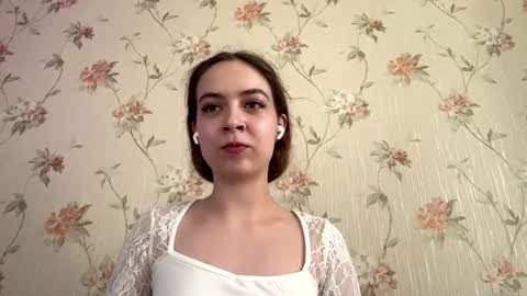 Lily  online show from June 3, 2026, 9:56 am