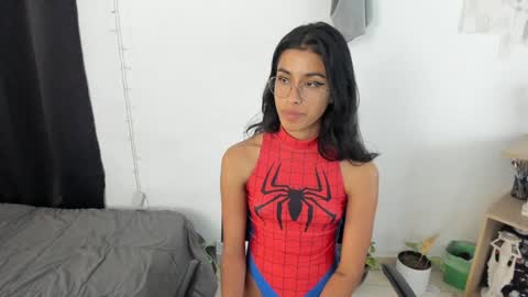 mazikeen_18 online show from December 5, 2024, 4:01 pm