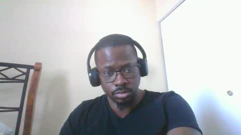 Snapshot of mbsupreme chatting on February 1, 2026, 7:56 pm Mark online show from February 1, 2026, 7:56 pm