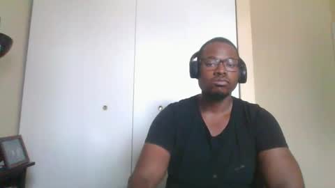 Snapshot of mbsupreme chatting on February 12, 2026, 3:51 pm Mark online show from February 12, 2026, 3:51 pm