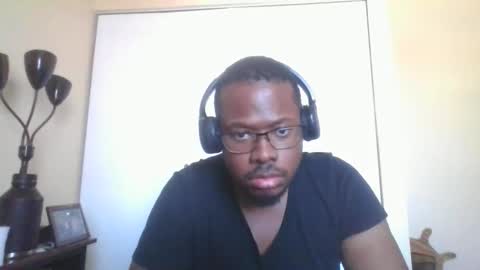 Snapshot of mbsupreme chatting on February 19, 2026, 4:58 pm Mark online show from February 19, 2026, 4:58 pm