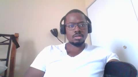 Snapshot of mbsupreme chatting on February 28, 2026, 7:26 pm Mark online show from February 28, 2026, 7:26 pm