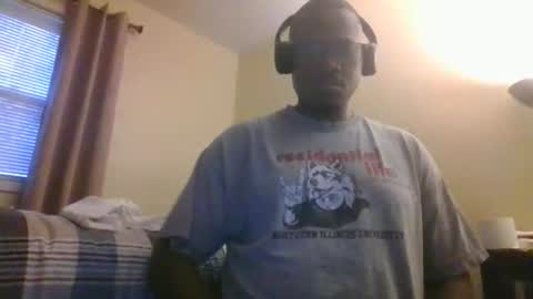 Snapshot of mbsupreme chatting on March 1, 2026, 11:40 pm Mark online show from March 1, 2026, 11:40 pm