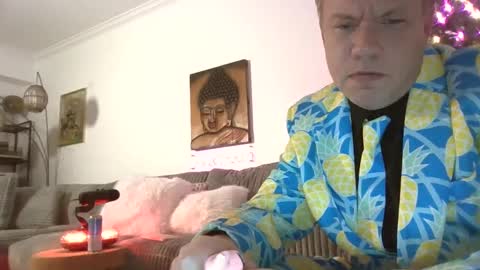 me2283 online show from December 23, 2024, 1:08 am