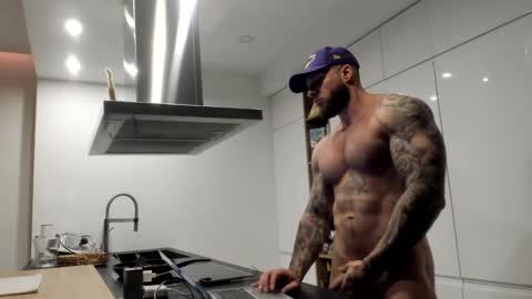 Snapshot of mealphamale chatting on December 10, 2024, 3:12 pm Alpha Male online show from December 10, 2024, 3:12 pm