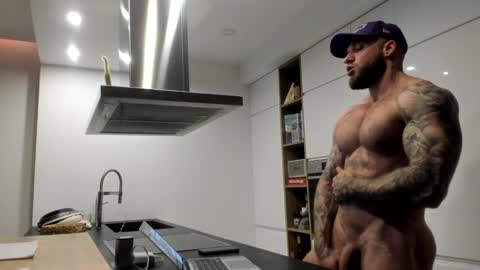 Snapshot of mealphamale chatting on December 18, 2024, 3:00 pm Alpha Male online show from December 18, 2024, 3:00 pm