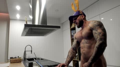 Snapshot of mealphamale chatting on December 30, 2024, 3:46 pm Alpha Male online show from December 30, 2024, 3:46 pm