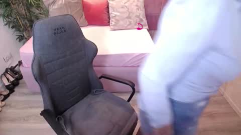 Snapshot of meamandax chatting on February 8, 2026, 7:23 am meamandax online show from February 8, 2026, 7:23 am