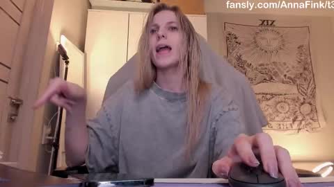 Anna online show from March 22, 2026, 7:28 pm