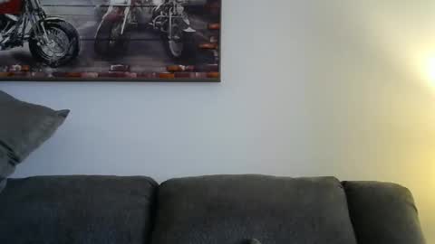 me at home online show from January 22, 2025, 4:33 pm