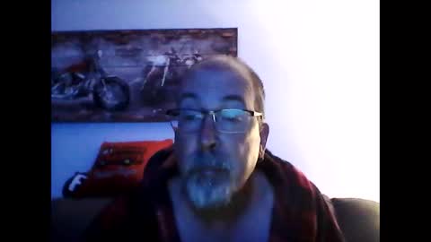 me at home online show from September 19, 2025, 10:05 am