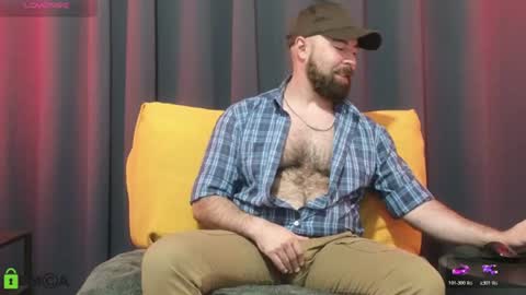 Snapshot of meaty_roll chatting on July 14, 2026, 2:05 am Meaty Roll online show from July 14, 2026, 2:05 am