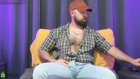 Snapshot of meaty_roll chatting on July 15, 2026, 12:38 am Meaty Roll online show from July 15, 2026, 12:38 am