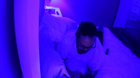 mecrago online show from November 18, 2025, 9:25 am