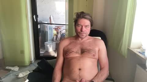 Snapshot of medeinoe chatting on January 19, 2025, 9:44 am medeinoe online show from January 19, 2025, 9:44 am