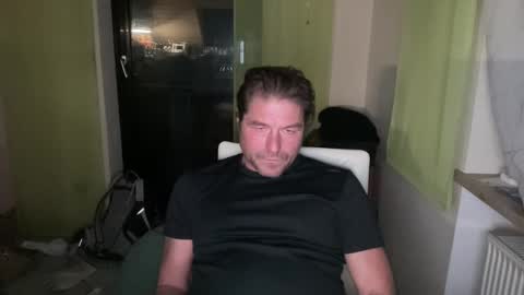 Snapshot of medeinoe chatting on January 20, 2025, 6:43 pm medeinoe online show from January 20, 2025, 6:43 pm