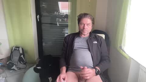 Snapshot of medeinoe chatting on January 29, 2025, 2:10 pm medeinoe online show from January 29, 2025, 2:10 pm