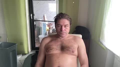 Snapshot of medeinoe chatting on January 31, 2025, 11:03 am medeinoe online show from January 31, 2025, 11:03 am