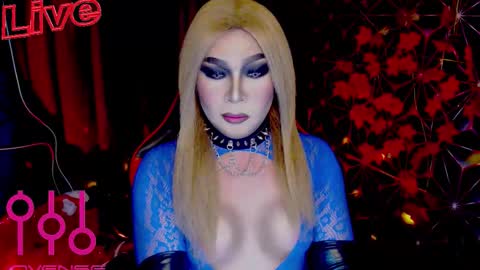 THE QUEEN ALPHA   Queen Medusa Prey online show from October 31, 2025, 3:13 pm