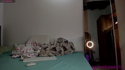 medussa13 online show from December 23, 2024, 12:08 pm