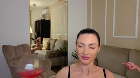 Snapshot of medussaeyes chatting on April 25, 2026, 7:33 pm MedussaEyes online show from April 25, 2026, 7:33 pm