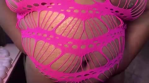 Snapshot of meetsouthernpeach chatting on April 7, 2026, 4:57 am Southern Peach online show from April 7, 2026, 4:57 am