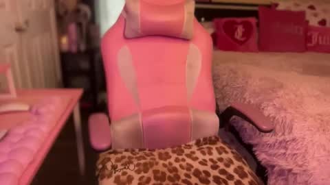 Snapshot of meetsouthernpeach chatting on April 9, 2026, 7:52 pm Southern Peach online show from April 9, 2026, 7:52 pm