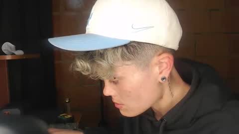 Megan and sophi online show from April 12, 2026, 3:55 am