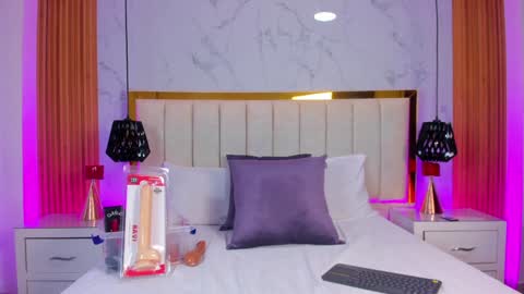 Carolina Paez online show from February 5, 2025, 10:33 pm