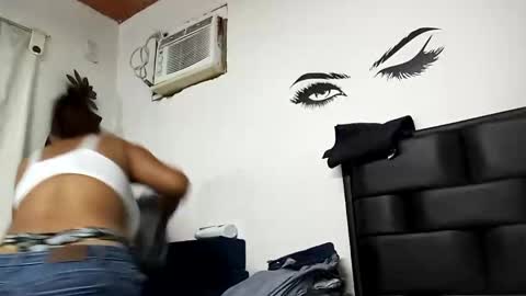 Snapshot of megan_greyxx chatting on November 19, 2025, 1:27 am megan_greyxx online show from November 19, 2025, 1:27 am