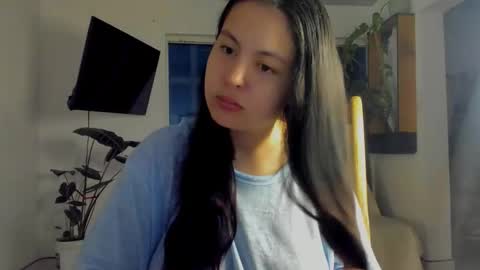 Megan Lu online show from October 22, 2025, 6:46 am