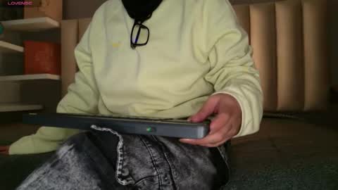     online show from February 11, 2026, 12:21 pm