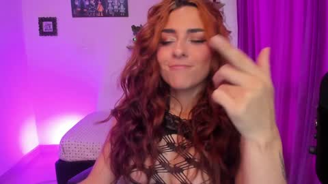                 Laura                 online show from February 5, 2025, 10:33 pm