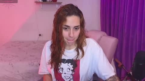                 Laura                 online show from October 9, 2025, 10:41 pm