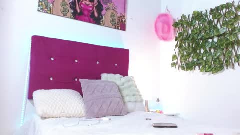 Megan smith15 online show from April 8, 2026, 7:03 pm