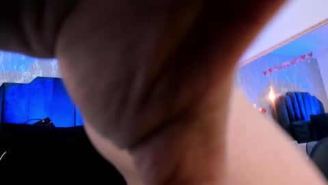 Isis ariany  online show from November 5, 2025, 3:12 pm