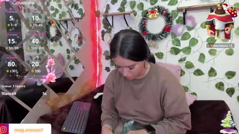 Snapshot of megan_xoxo1 chatting on December 17, 2024, 5:26 pm Megan online show from December 17, 2024, 5:26 pm