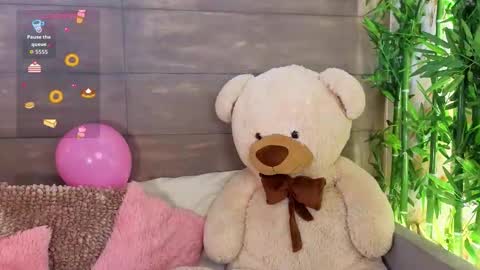 Megan  online show from September 25, 2025, 11:47 am