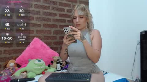 ---Megan--- online show from September 29, 2025, 9:41 pm