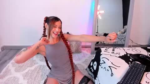 Emma Cyrus online show from February 3, 2026, 11:21 pm