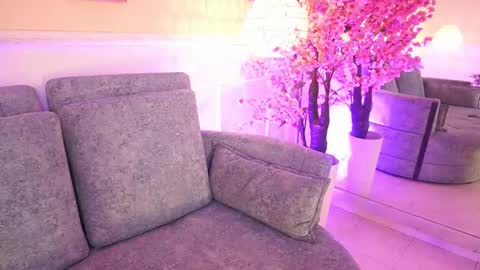 Megan Lowell online show from March 5, 2026, 7:54 pm