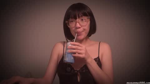 Snapshot of meganmei666 chatting on December 19, 2025, 3:02 am for more 3 online show from December 19, 2025, 3:02 am