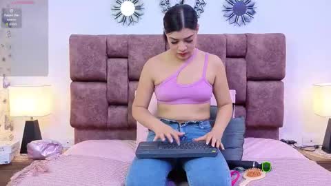 Snapshot of meganmistress_ chatting on February 2, 2026, 12:04 pm MeganM online show from February 2, 2026, 12:04 pm