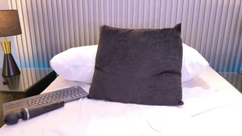 Snapshot of meganreed_ chatting on April 21, 2026, 1:42 am Megan online show from April 21, 2026, 1:42 am