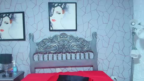 Snapshot of meganrousx chatting on April 8, 2026, 11:54 am Megan online show from April 8, 2026, 11:54 am