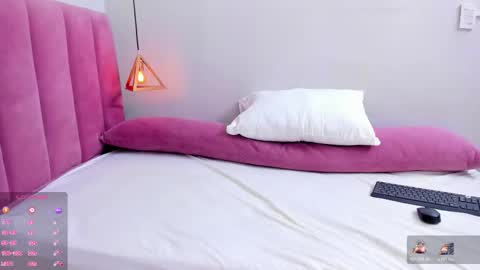 Megan  online show from November 26, 2025, 7:48 pm